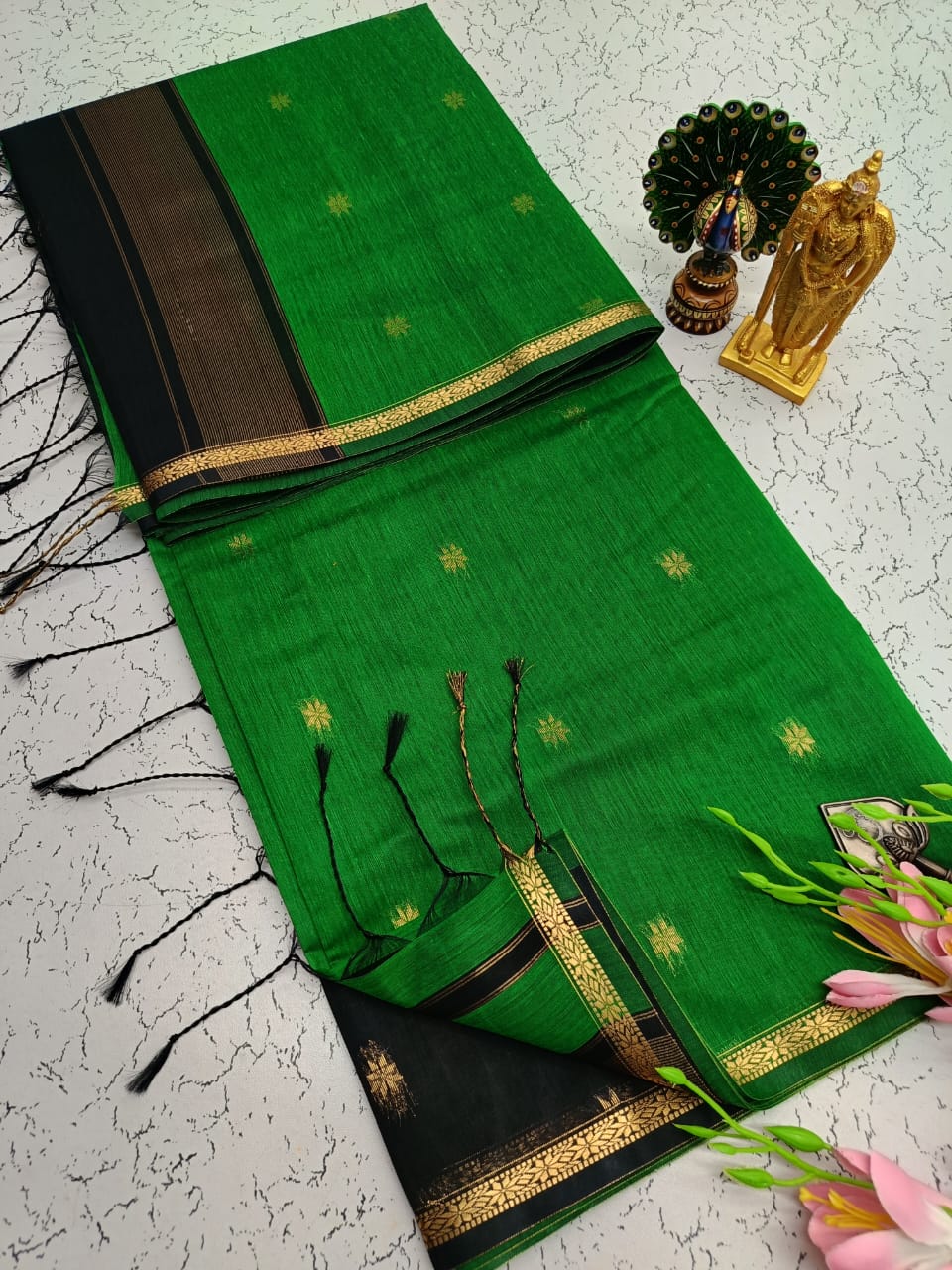Exquisite Maheshwari Silk Saree - Emerald Green & Black - View 1