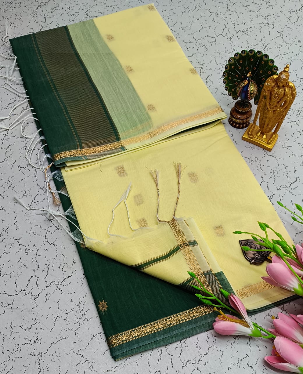 Exquisite Maheshwari Silk Saree - Creamy Yellow & Dark Green - View 1