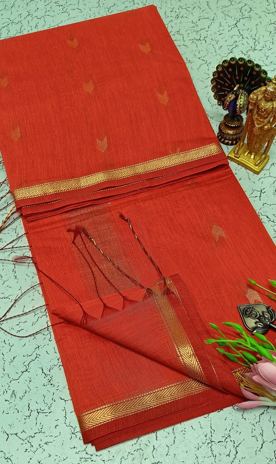 Exquisite Maheshwari Silk Cotton Saree- Brick Red with Gold Zari