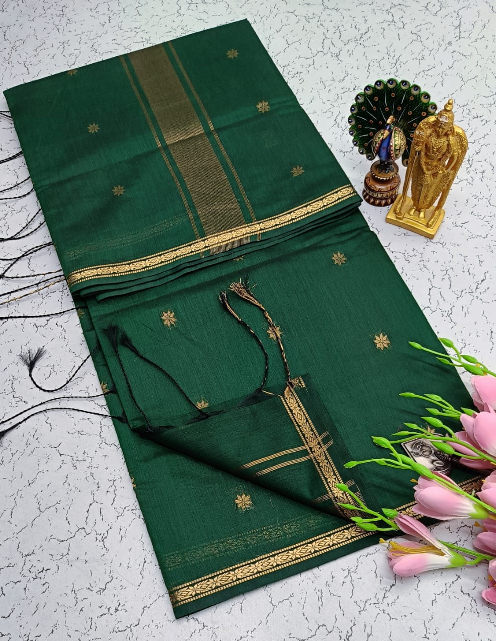 Exquisite Maheshwari Silk Saree - Dark Green - View 1