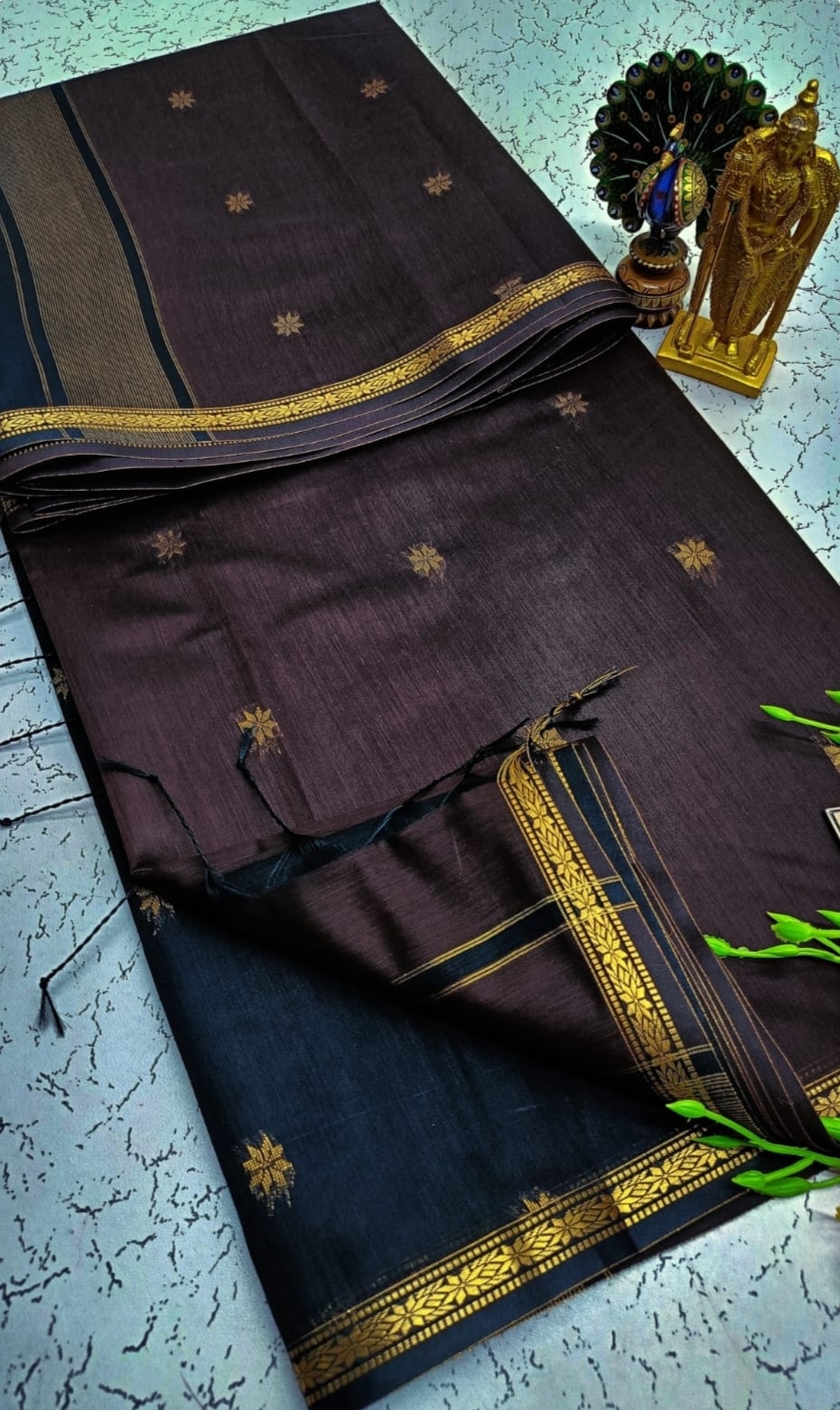 Exquisite Maheshwari Silk Cotton Saree- Coffee Brown & Black